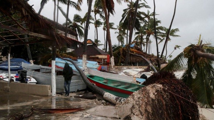 A Fiona hurrikán pusztítása a Karib-tengeren