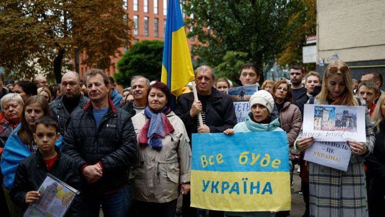 Protest przesiedleńców z Mariupola przeciwko referendum na terenach okupowanych, Kijów 24 września 2022