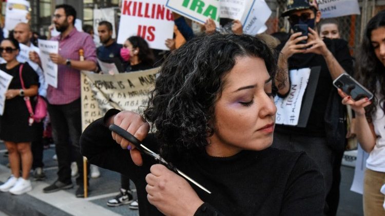 Manifestazione a New York per le donne iraniane