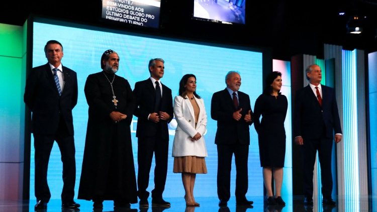 Die brasilianischen Präsidentschaftskandidaten bei einer TV-Debatte am 29.9.2022