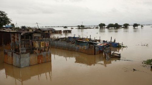 Nigeria, la testimonianza di suor Enza: alluvioni mai viste prima, servono soccorsi