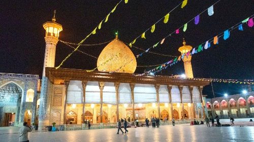 Irán. Ataque al mausoleo de Shiraz 