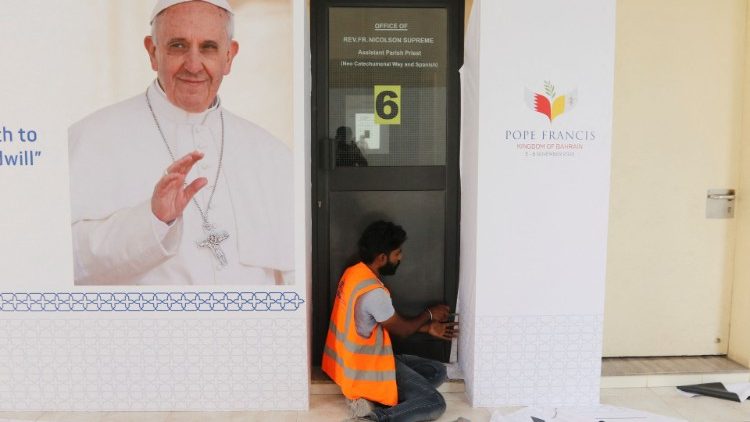 Bahrajn przygotowuje się na wizytę Papieża Franciszka: kościół NSPJ w Manamie