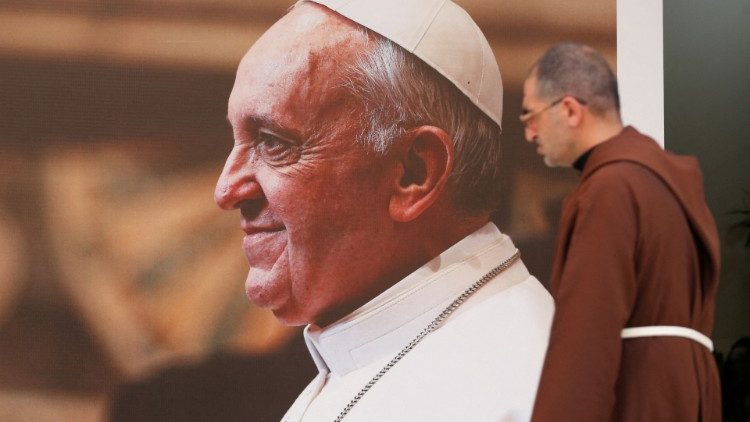 Atualmente, cerca de 20 sacerdotes servem no Vicariato da Arbia do Norte, muitos deles capuchinhos, assistidos por religiosos e religiosas de outras congrega??es. 