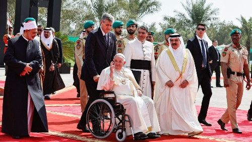 Papež vystoupil se silným projevem na Bahrajnském fóru pro dialog