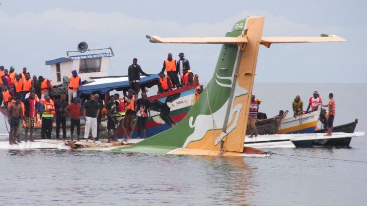 A tanzániai repülőszerencsétlenség utáni mentőakció