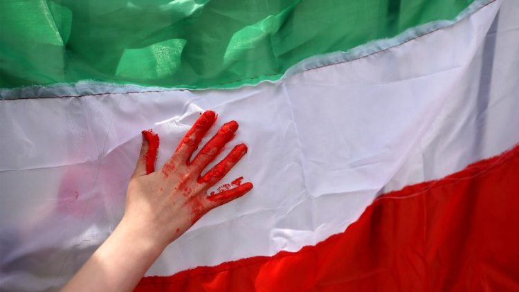 Iran, Samira Sabzian  la 18ma donna impiccata nel 2023