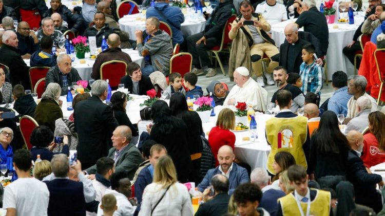 MAP Francis at a lunch on the World Day of the Poor in 2022