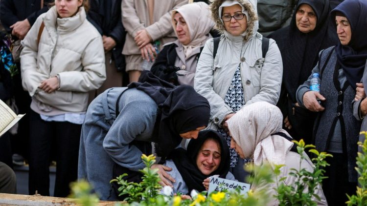 Beerdigung der Opfer der Explosion vom Sonntag in Istanbul