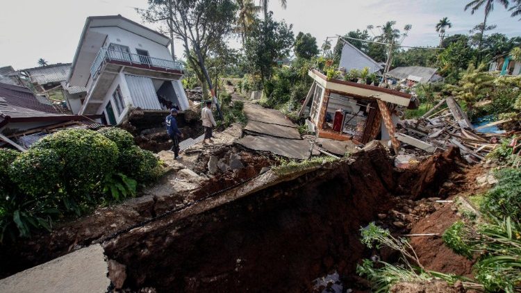 Jordbävning i Java