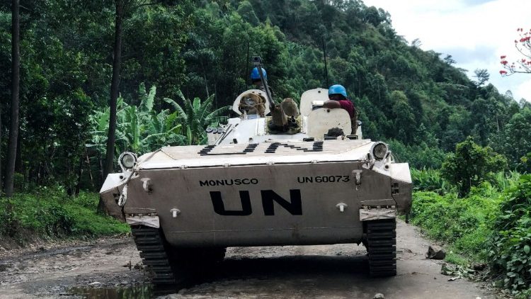 Ein Panzer der UNO-Stabilisierungsmission Monusco patrouilliert im Nord-Kivu