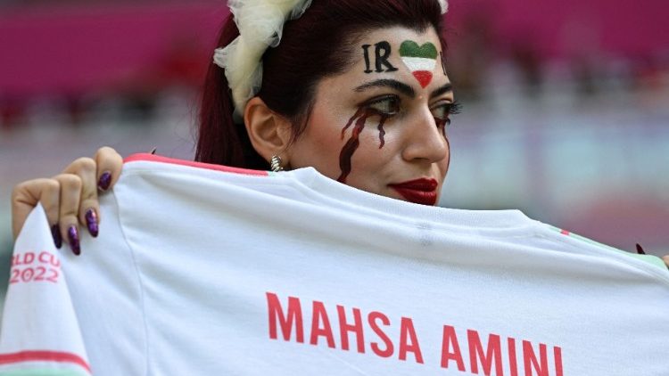La maglia a sostegno di Mahsa Amini (Reuters)