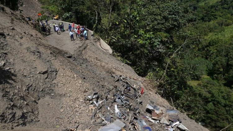 Deslizamiento de tierra en vía Pueblo Rico, Colombia