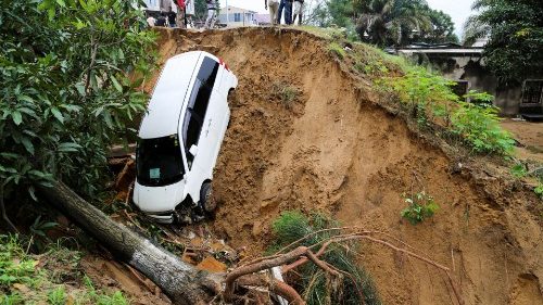 DRC: Death toll rises to more than 140 in Kinshasa floods.