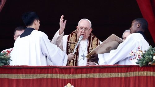 El Papa en Urbi et Orbi recordó las guerras y el hambre que sufre  la humanidad