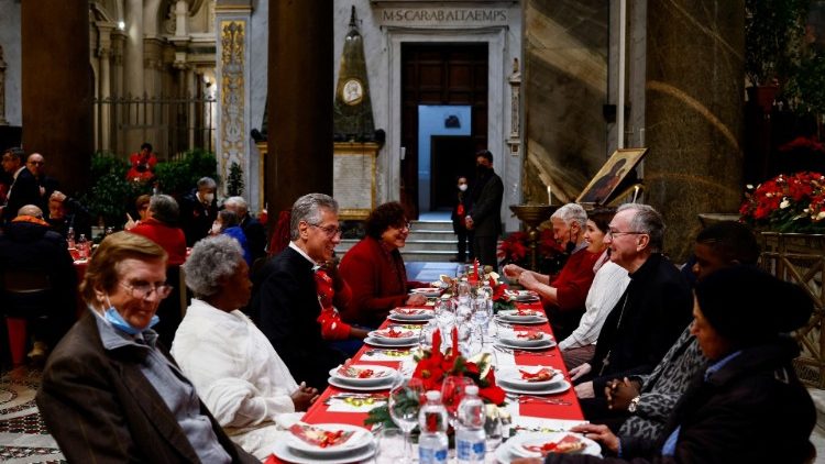 Cardeal Parolin no almoço de Natal da Comunidade de Santo Egídio
