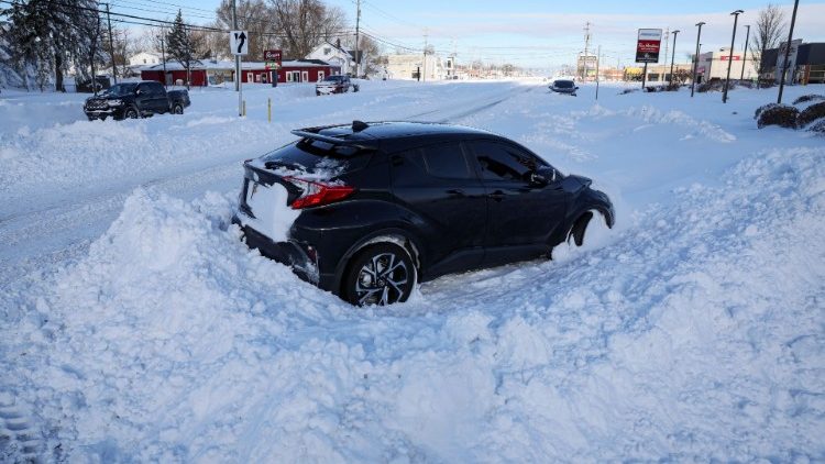 Auto intrappolate nella neve