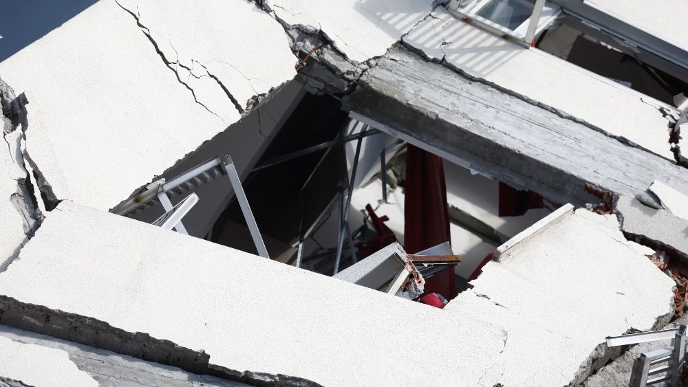 Vista da unidade de terapia intensiva do hospital estadual desmoronado de Iskenderun aps um terremoto em Iskenderun, distrito de Hatay, Turquia, 7 de fevereiro de 2023. REUTERS/Benoit Tessier