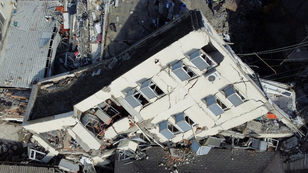 Hospital destrudo em Iskenderun, distrito de Hatay, Turquia. (Photo by REUTERS/Benoite Tessier)