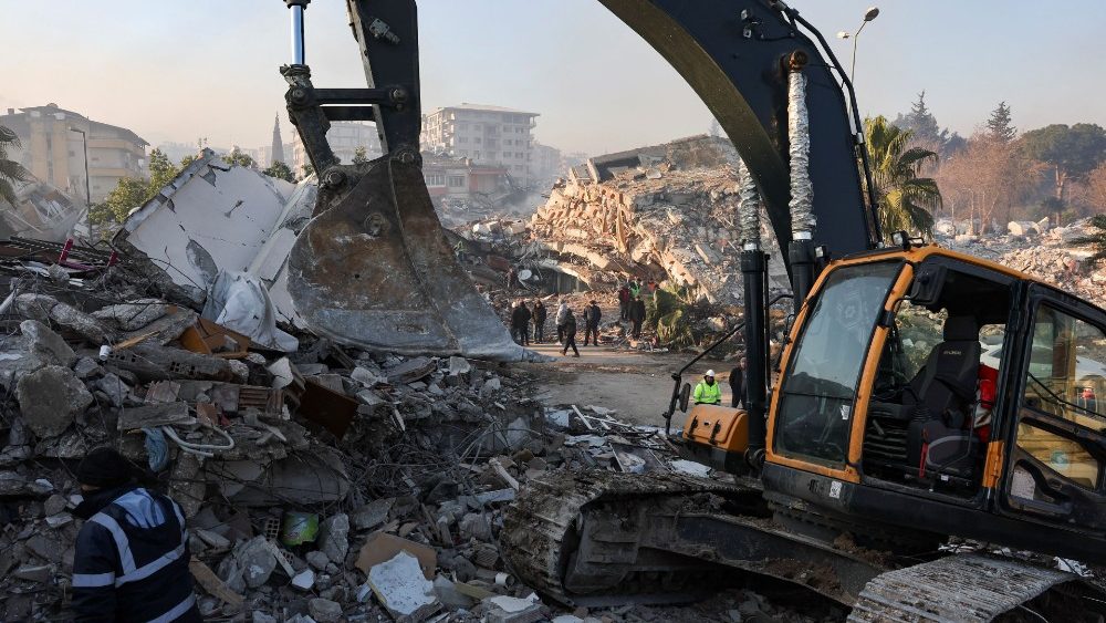 Uma vis?o dos danos enquanto a busca por sobreviventes continua, aps um terremoto mortal em Hatay, Turquia, 9 de fevereiro de 2023. REUTERS/Umit Bektas