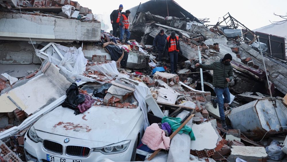 Uma vista area mostra a rea de concentra??o das equipes internacionais de resgate, aps o terremoto mortal, em Kahramanmaras, Turquia, 9 de fevereiro de 2023. REUTERS/Ronen Zvulun