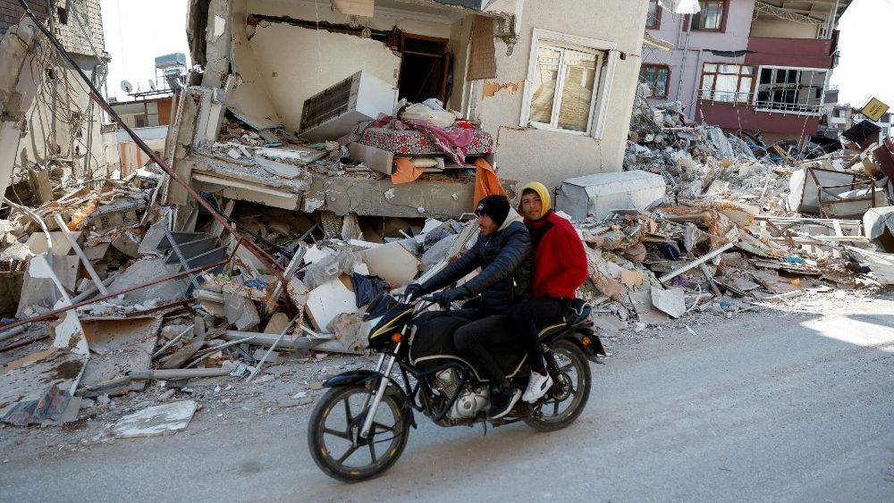 Os danos do terremoto: Hatay, uma das cidades mais duramente atingidas na Turquia (Reuters)