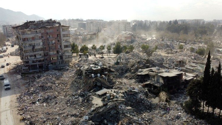 Vista general de los escombros y los da?os tras el mortfero terremoto de Hatay.