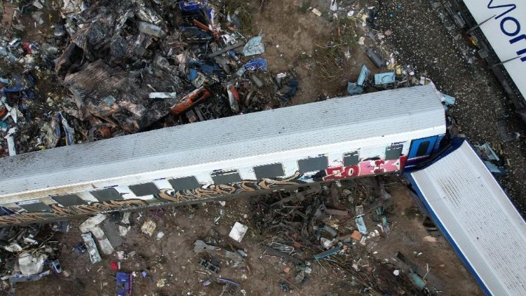 Choque de trenes cerca de Larisa