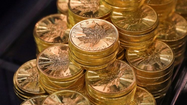 Una pila di 500 monete d'oro canadesi, del valore di 1 milione di dollari 