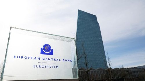 La Bce alza ancora i tassi, l'economista Becchetti: i salari sono erosi dallinflazione