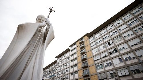 I medici confermano, il Papa oggi lascia il Gemelli
