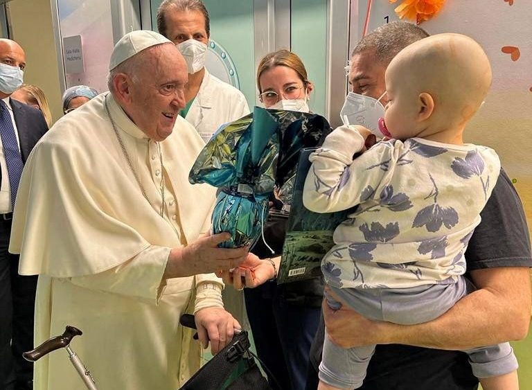 Le Pape François dans le service d'oncologie pédiatrique de l'hôpital Gemelli, le 31 mars 2023