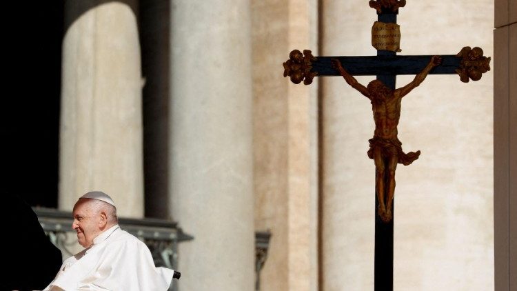 Ferenc pápa átadta a beszédét a milánói  egyházmegyés oblátus testvéreknek 