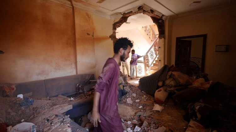 Dëmet nga bombardimet në Khartoum, Sudan