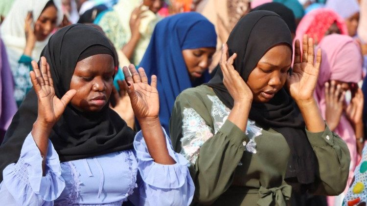 Wakati waislamu wanafanya sherehe kubwa, silaha hazikuheshimu hata siku hii