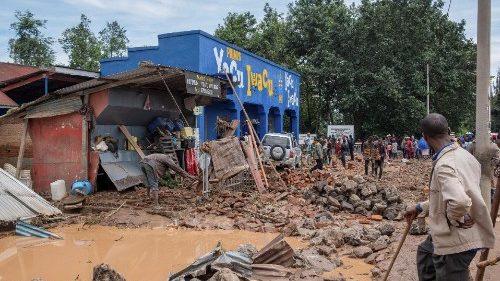 Pope Francis praying for flood victims in Rwanda
