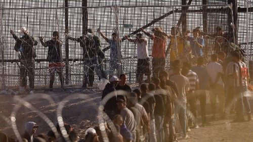 L'évêque de Ciudad Juárez demande une régularisation des migrants