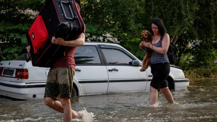 Inundaciones en Jersn tras la rotura de la presa de Nueva Kajovka