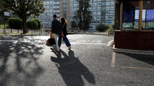 El Papa evoluciona favorablemente: el posoperatorio es normal