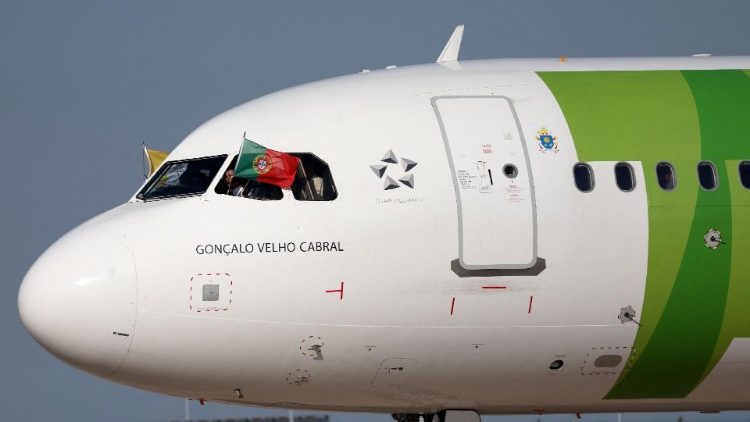 L'aereo di A321/TAP Air Portugal che ha portato il Papa a Roma da Lisbona