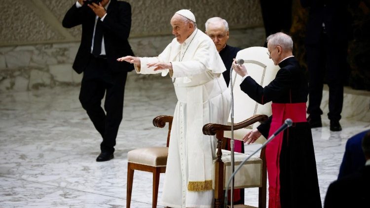 MAP Francis leads General Audience in the Vatican
