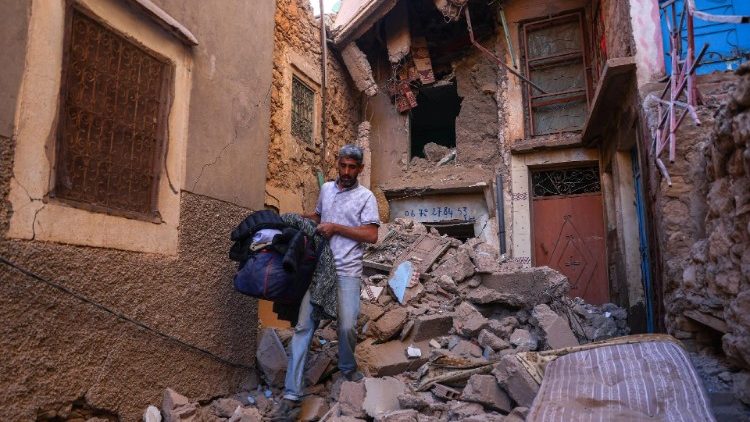 La distruzione provocata dal terremoto della notte tra l'8 e il 9 settembre a Moulay Brahim, in Marocco