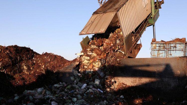 Rifiuti alimentari (REUTERS)
