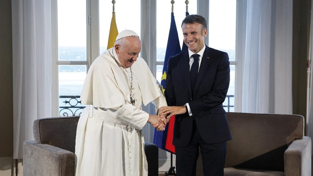 MAP Francis meets French president Macron in Marseille