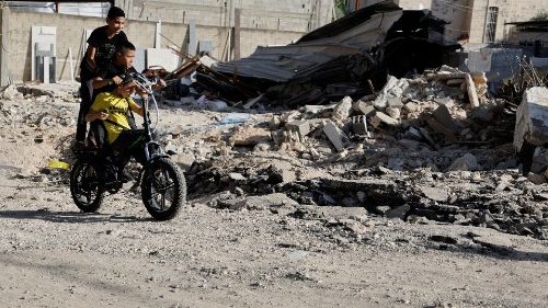 Voci dalla Cisgiordania: appesi a un filo di fronte al disastro della guerra