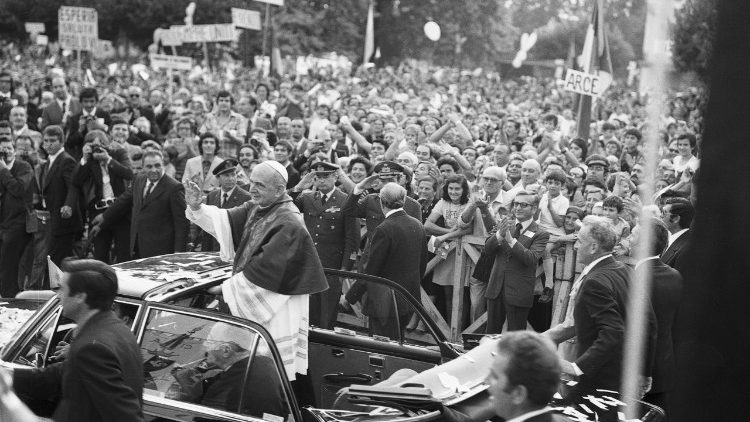 Un'immagine di Papa Paolo VI durante il suo viaggio nelle Filippine