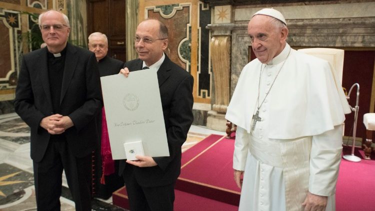 Papst Franziskus und die Ratzinger-Preisträger