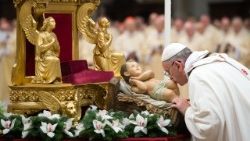 s-s--francesco---messa-notte-di-natale-2013-1513855167358.jpg