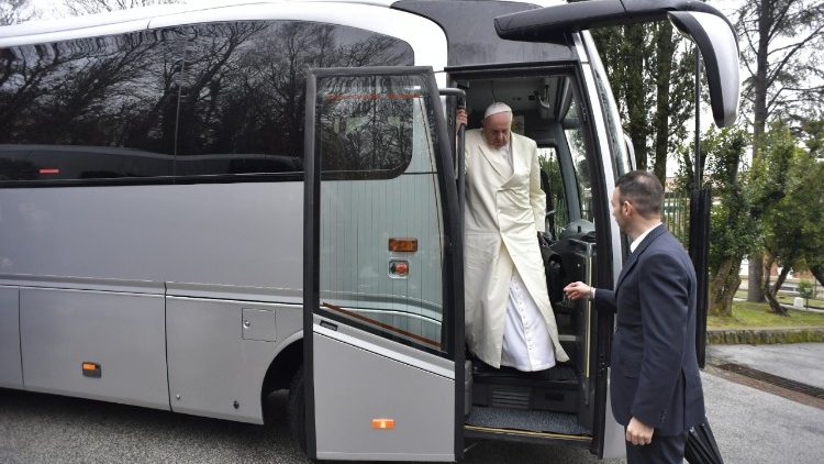 Il Papa arrivato alla Casa del Divin Maestro