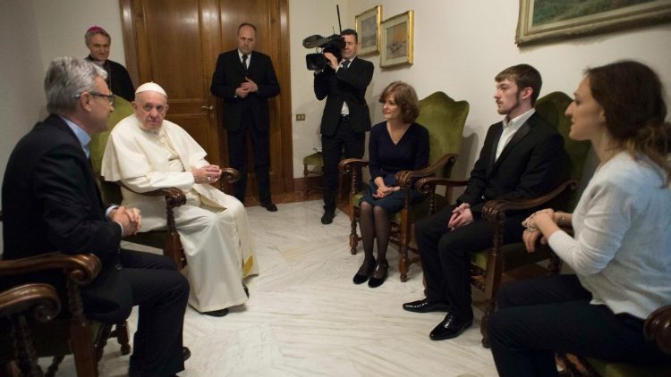 2018-0418 Spotkanie Papieża z rodzicami Alfiego Evansa